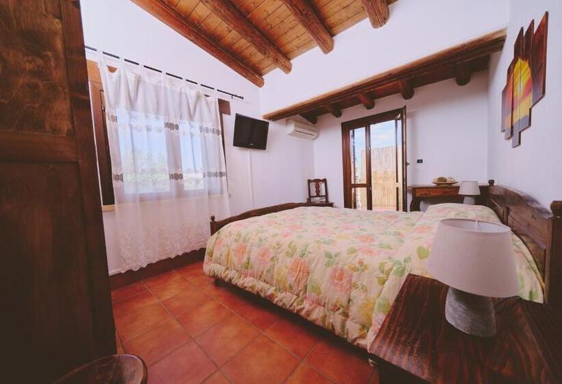 اتاق استاندارد با تراس, B&b Casale Degli Ulivi