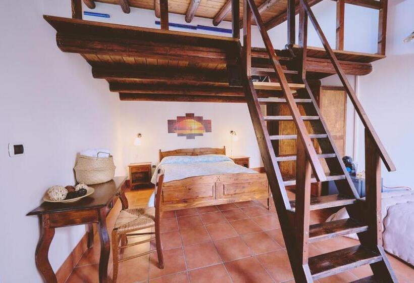 Standard Triple Room with Terrace, B&b Casale Degli Ulivi