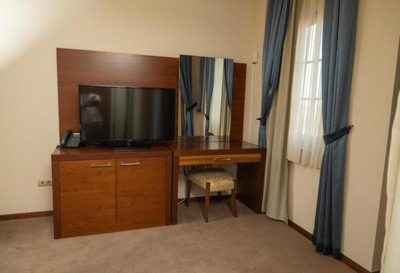 اتاق استاندارد یک نفره, Etno Selo Stanišići Hotel Ras