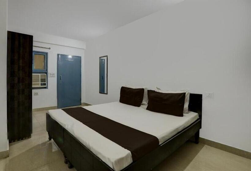 Triple Classic Room, Oyo Hotel Sweet Voilet