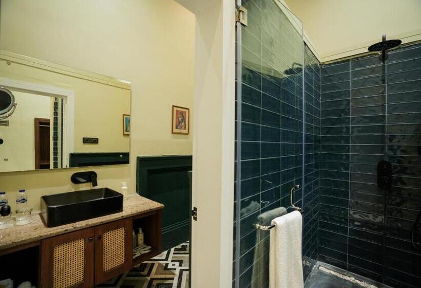 סוויטה נוף להרים, The Ved Mussoorie