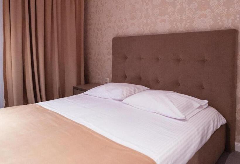 キングサイズベッドのスタンダードルーム, Pensiunea Mira