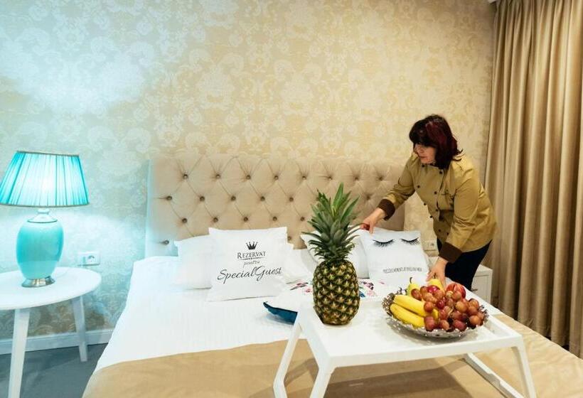 プールビュースタンダードルーム, Pensiunea Mira