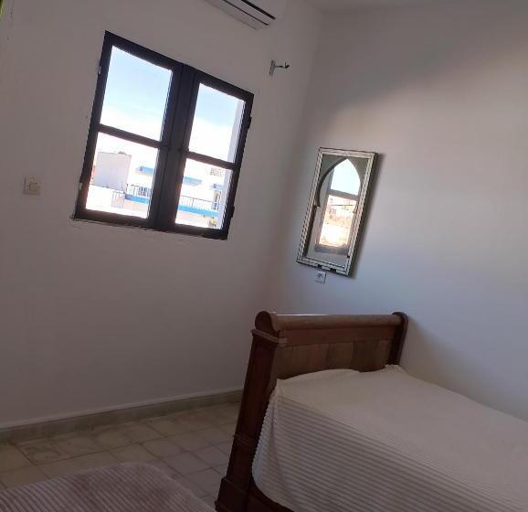 Трехместный Номер Стандарт Вид на Бассейн, Riad Ocean Beach Douira