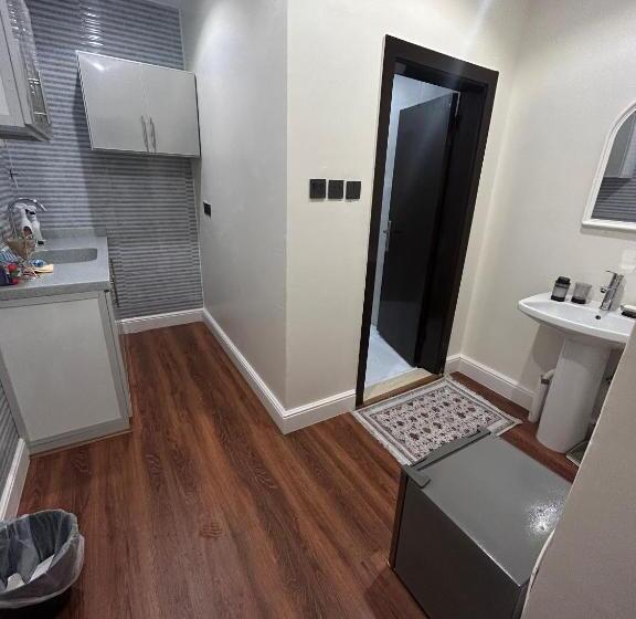 스탠다드 스튜디오, استوديو الحديقه الســرية Secret Garden