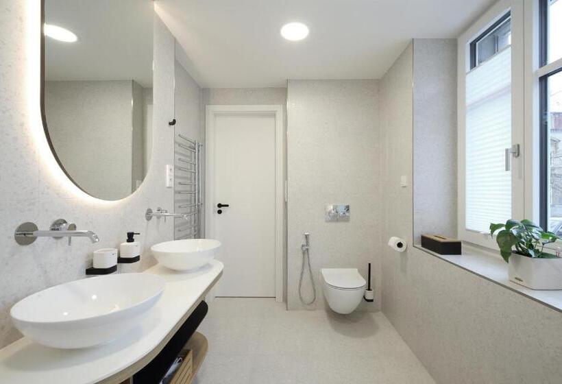 جناح مزود بجاكوزى, Apartmány Vila Terasy