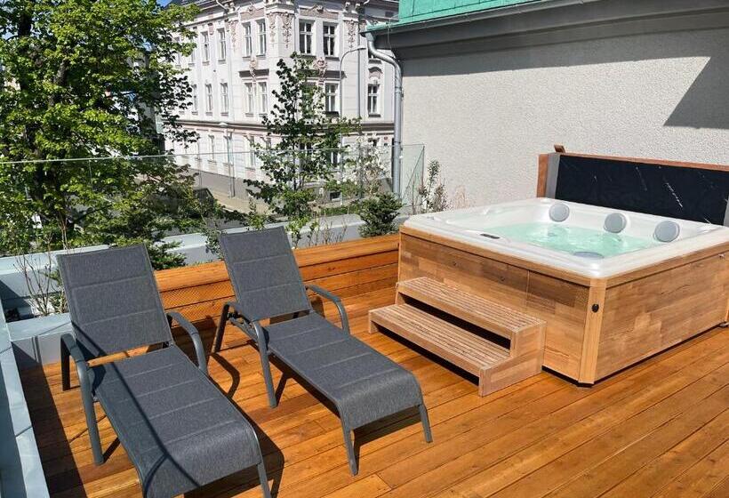 جناح ديلوكس, Apartmány Vila Terasy