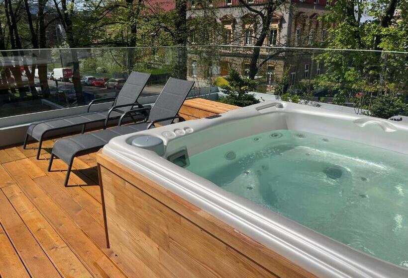 جناح ديلوكس, Apartmány Vila Terasy