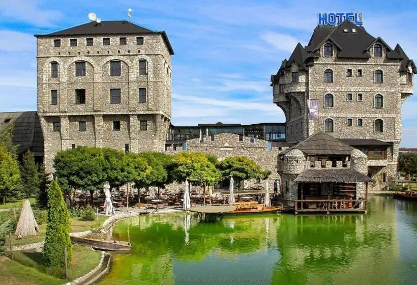 اتاق استاندارد یک نفره, Etno Selo Stanišići Hotel Pirg