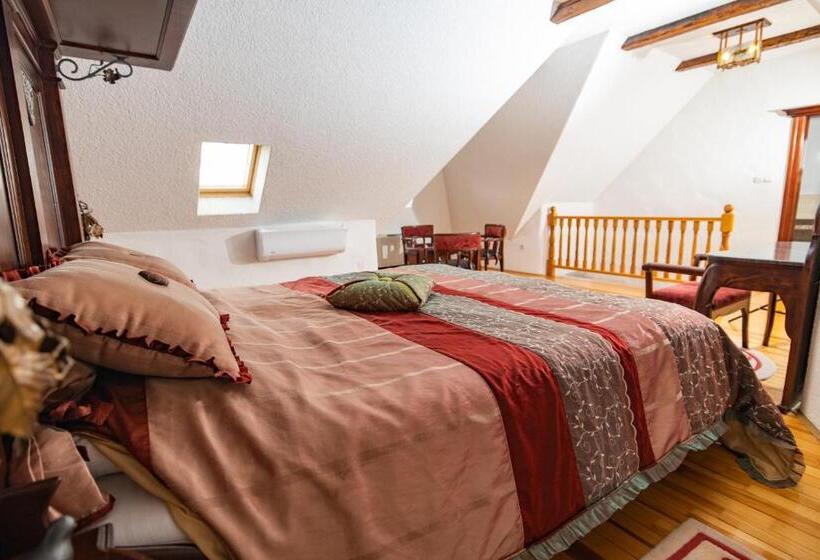 سوییت خانوادگی, Etno Selo Stanišići Hotel Pirg