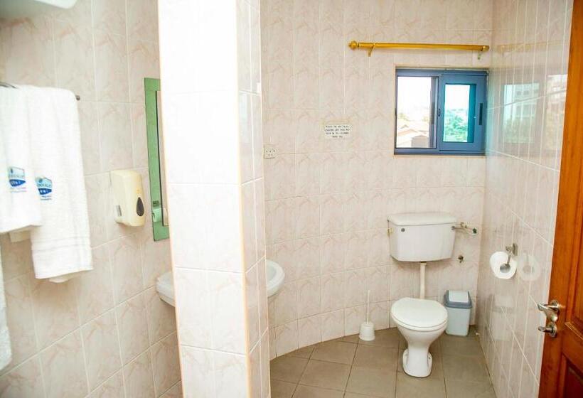 סטודיו דלוקס, Brookvale