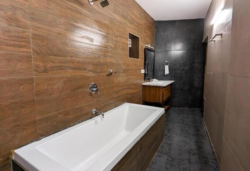 סוויטה, Seaside Serenity Resort