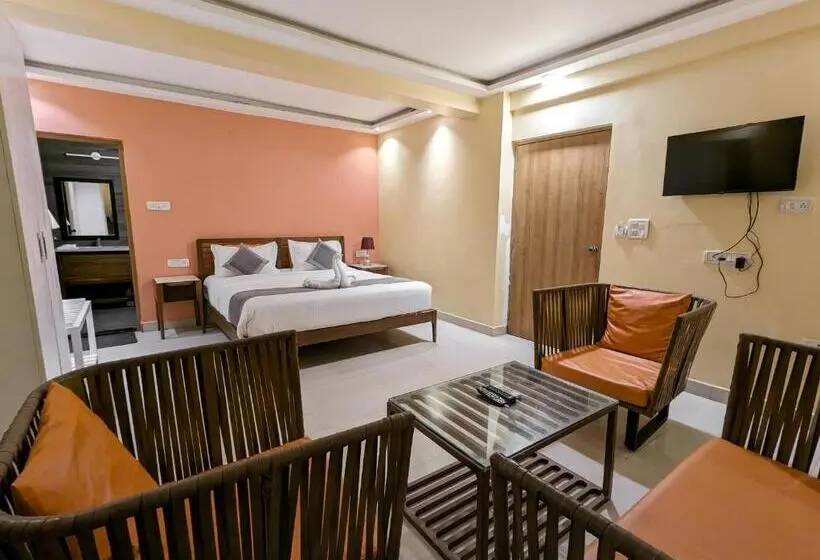 Suite, Seaside Serenity Resort