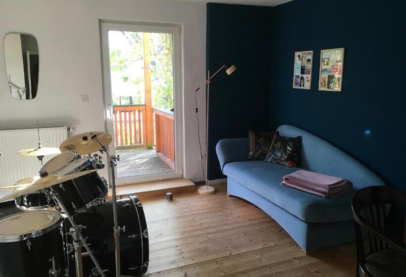 带1个卧室的带阳台的公寓, Charmante Unterkunft Ohne Küche In Niestetal Bei Kassel