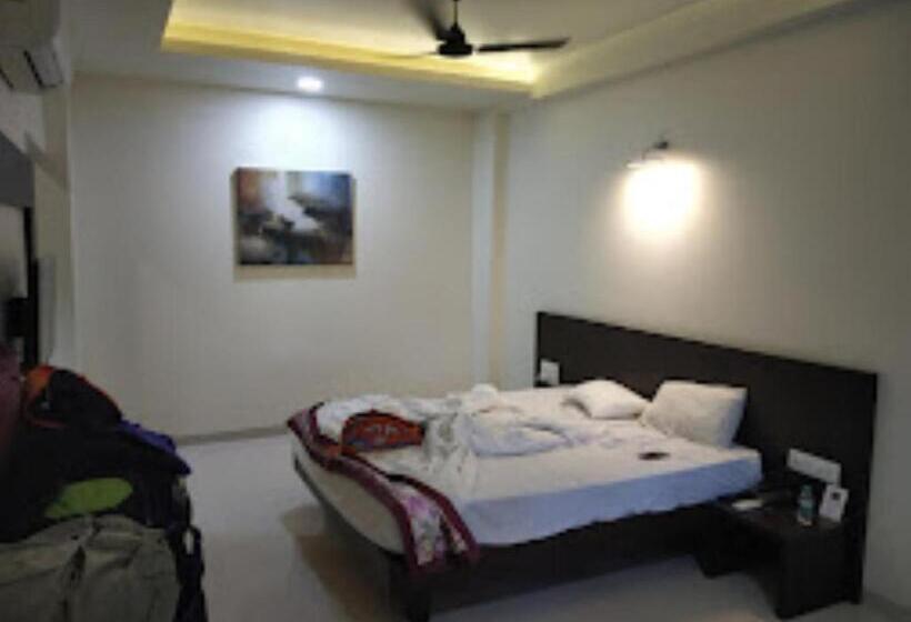 エコノミールーム, The Hotel Relax , Kankavli