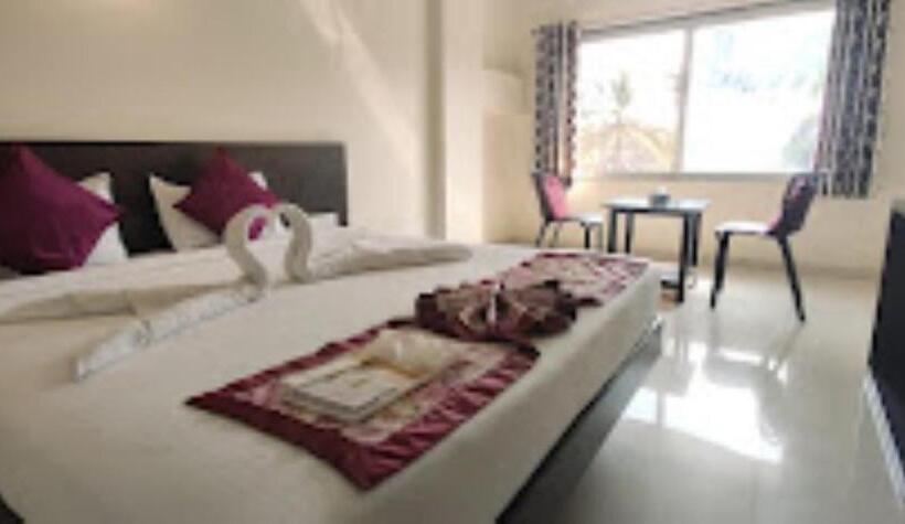 スイート, The Hotel Relax , Kankavli