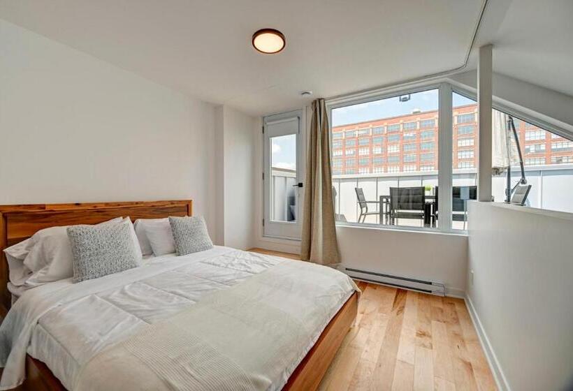 1 Bedroom Penthouse Apartment, Tripmontreal 301