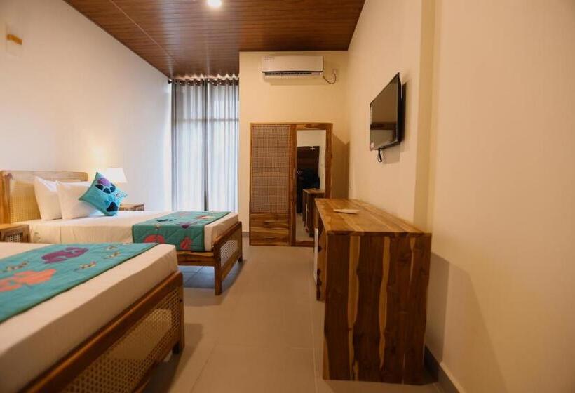 Standard Fyrbäddsrum med Balkong, Coop Safari