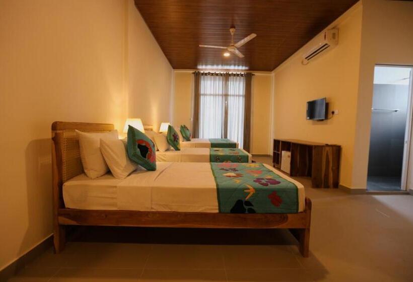 Standard Fyrbäddsrum med Balkong, Coop Safari