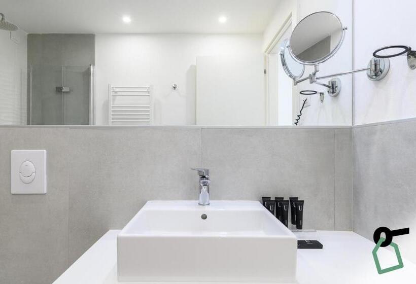 اتاق استاندارد, Hotiday Hotel Tirrenia