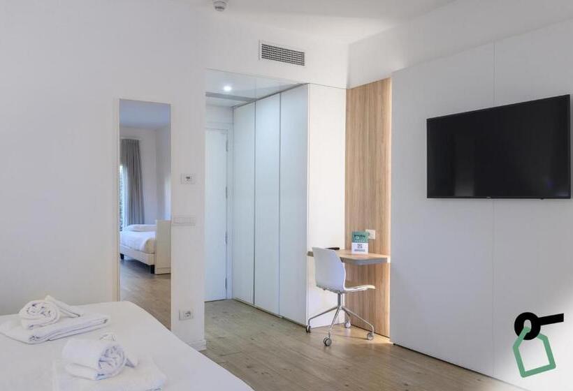 اتاق استاندارد, Hotiday Hotel Tirrenia