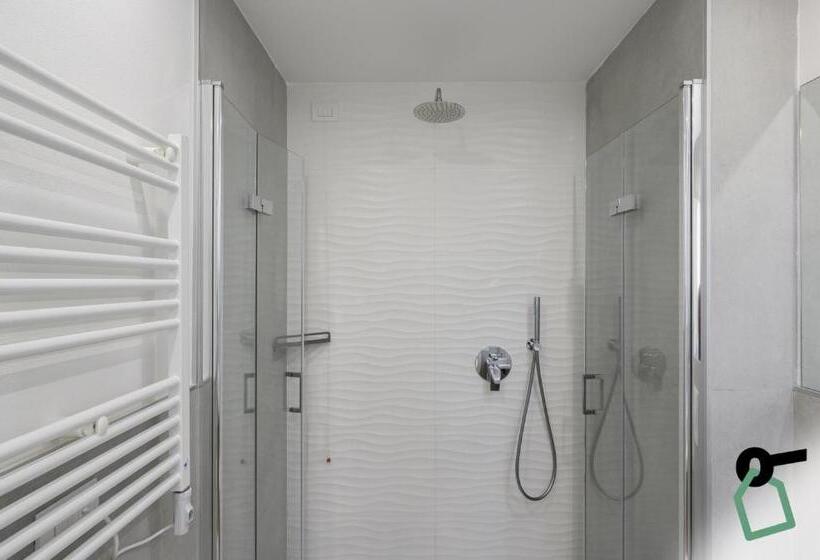 اتاق راحتی سه تخته, Hotiday Hotel Tirrenia