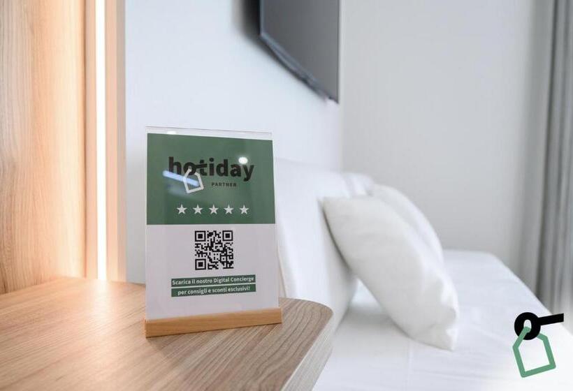 اتاق راحتی سه تخته, Hotiday Hotel Tirrenia