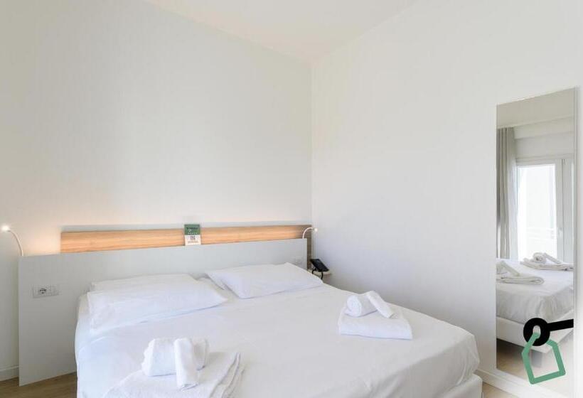 اتاق راحتی سه تخته, Hotiday Hotel Tirrenia