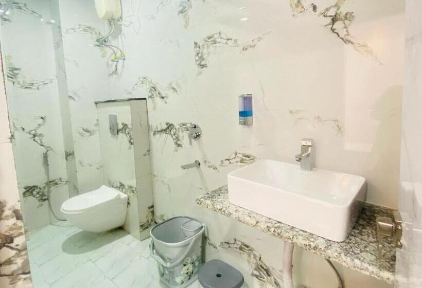 Трехместный Номер Классика, Oyo Flagship Hotel Radhe Radhe Inn