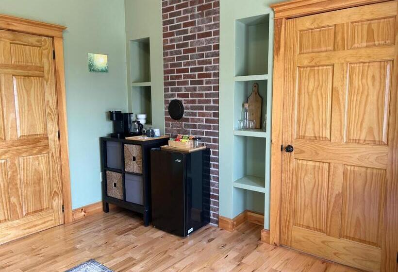 Стандартный Номер Кровать Кинг, Tides Inn Guest Suites