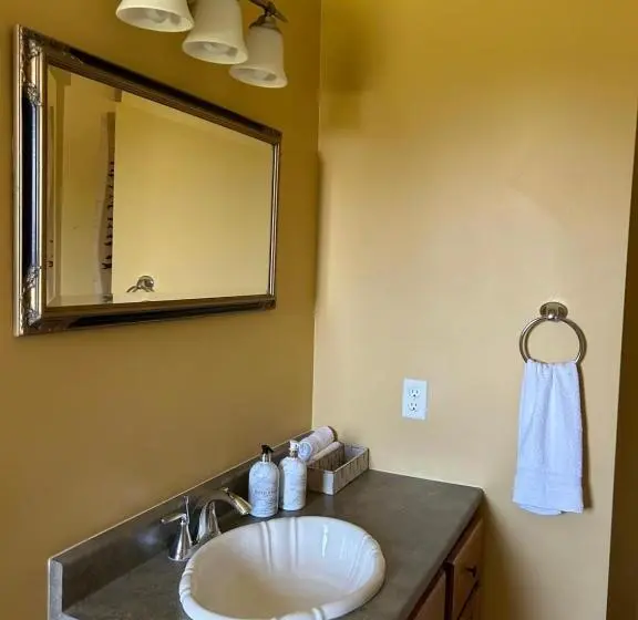 Standard-huone King-vuode, Tides Inn Guest Suites