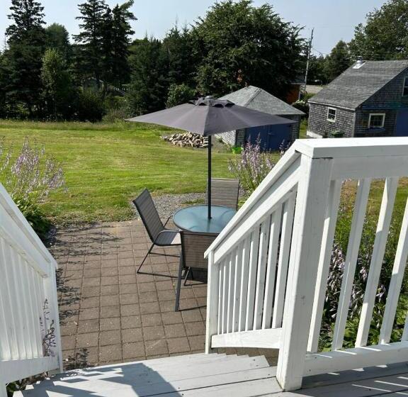 غرفة قياسية سرير كينج, Tides Inn Guest Suites