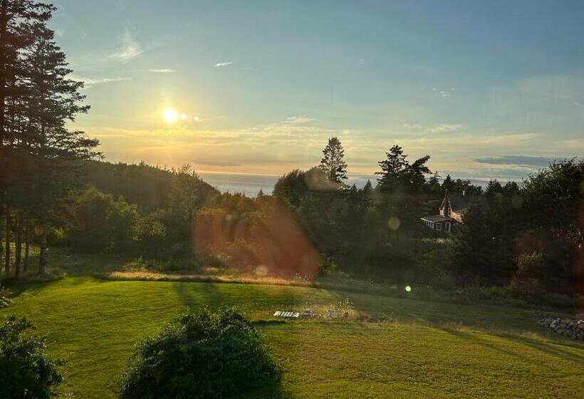 جناح ديلوكس مطل على البحر, Tides Inn Guest Suites