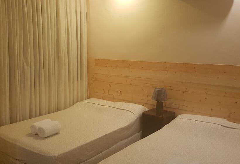 اتاق استاندارد چهار تخته, Aliria Bed And Breakfast