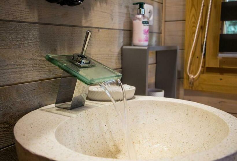 شاليه غرفة نوم واحدة, Home Sweet Home