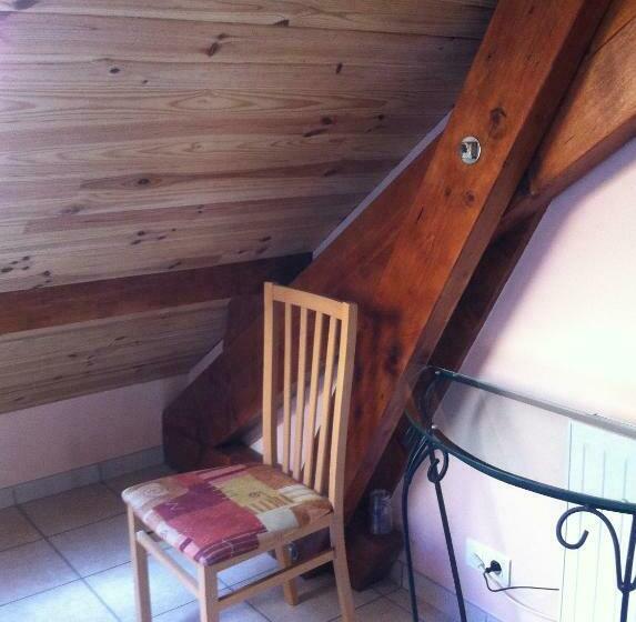 컴포트 룸, Le Rocher Des Ducs, Vue Sur Montagne, Abris Voitures Et Motos