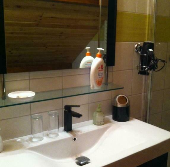 수피리어 패밀리 룸, Le Rocher Des Ducs, Vue Sur Montagne, Abris Voitures Et Motos