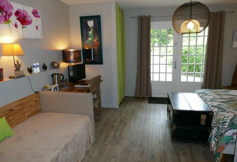 标准三人间, Manoir Desnachez