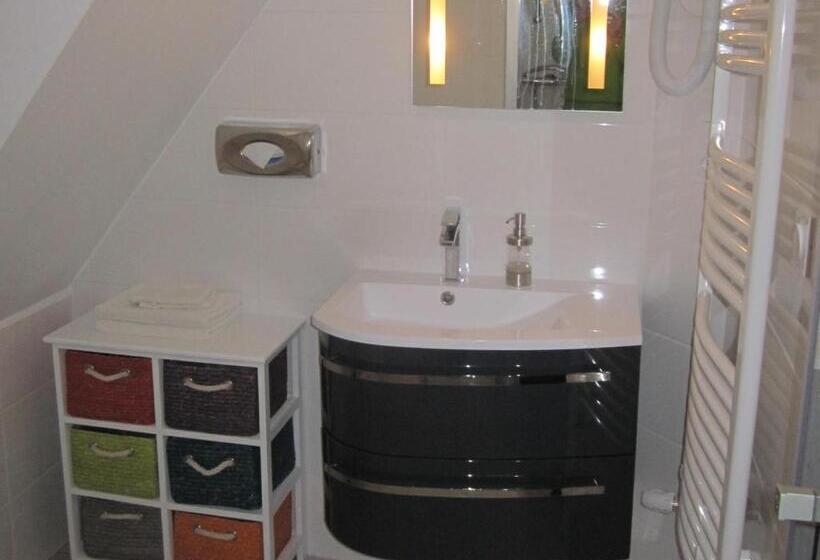 四人标准间, Manoir Desnachez