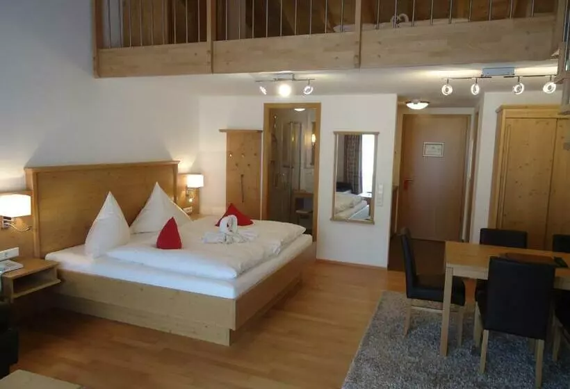 Perhehuone, Burg Hotel Feldberg
