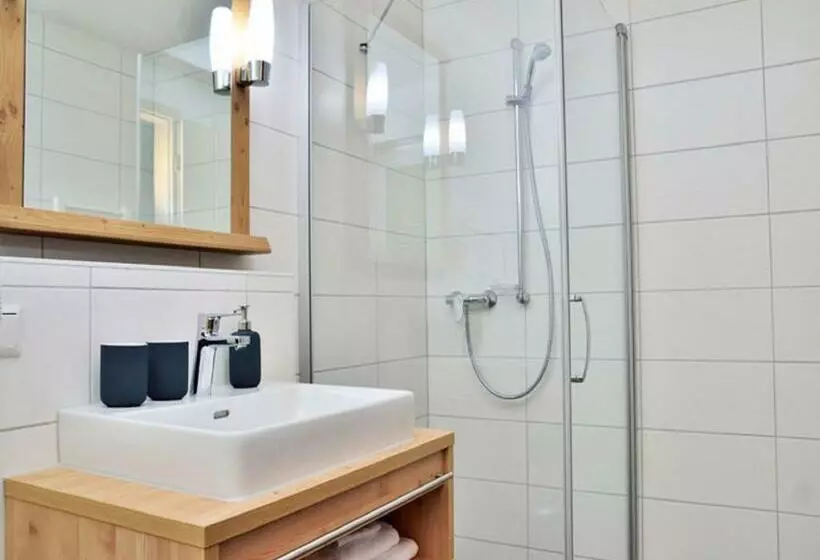Sviitti Parveke, Burg Hotel Feldberg