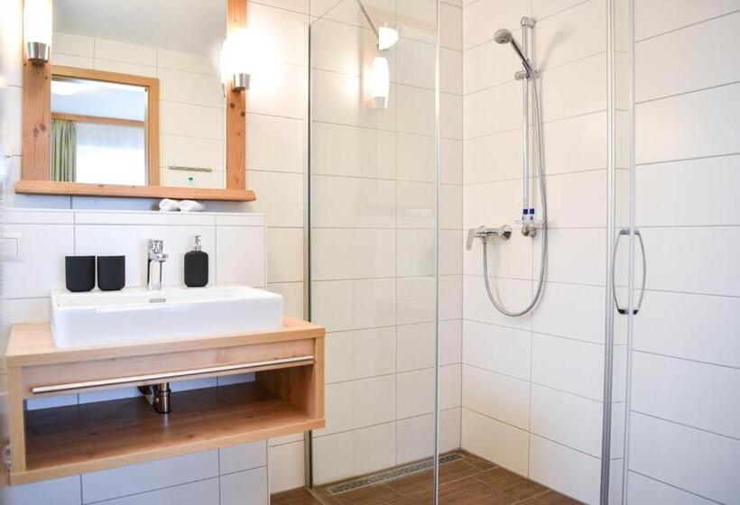 标准间带阳台, Burg Hotel Feldberg