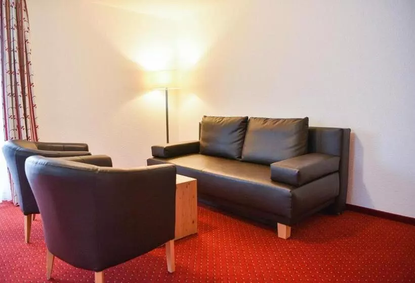 Sviitti Parveke, Burg Hotel Feldberg