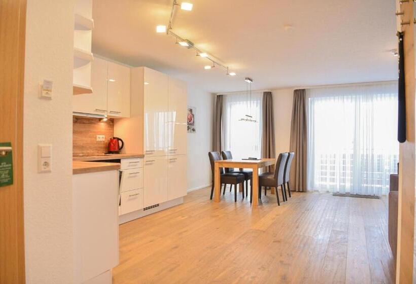 带阳台套房, Burg Hotel Feldberg