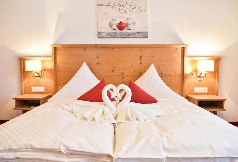 带阳台套房, Burg Hotel Feldberg