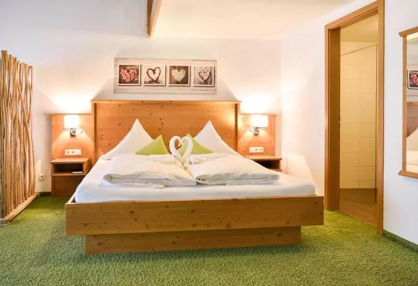 Perhehuone, Burg Hotel Feldberg
