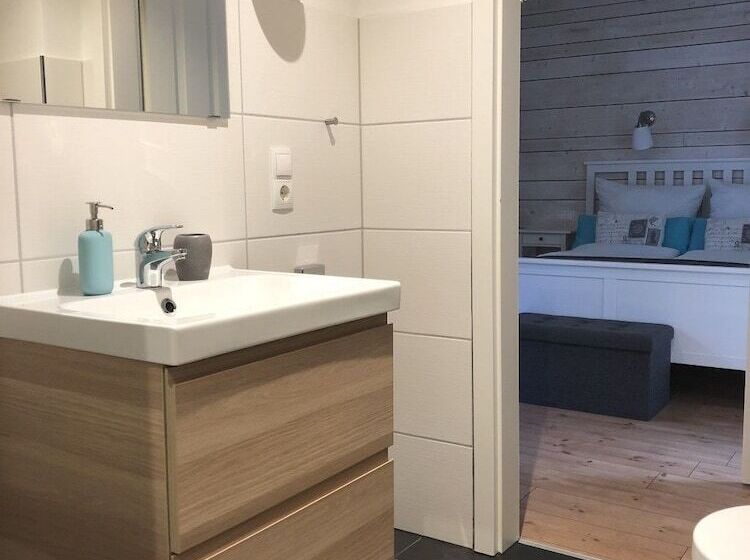 家庭间, Haus Am See B&b