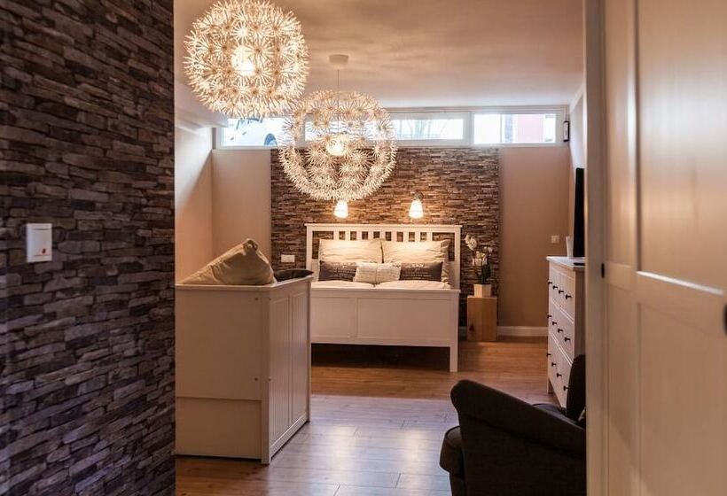 家庭间, Haus Am See B&b