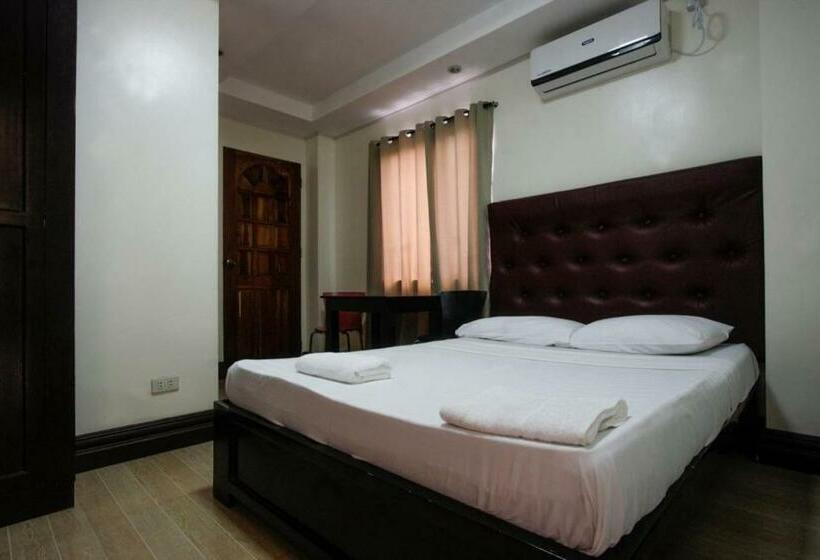 اتاق لوکس, Adelaida Pensionne