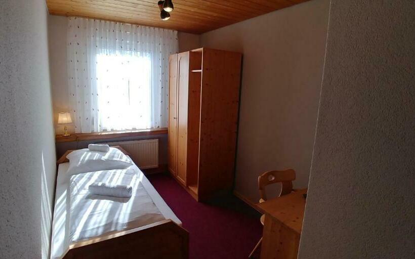 غرفة قياسية فردية, Bad Bruckhaus